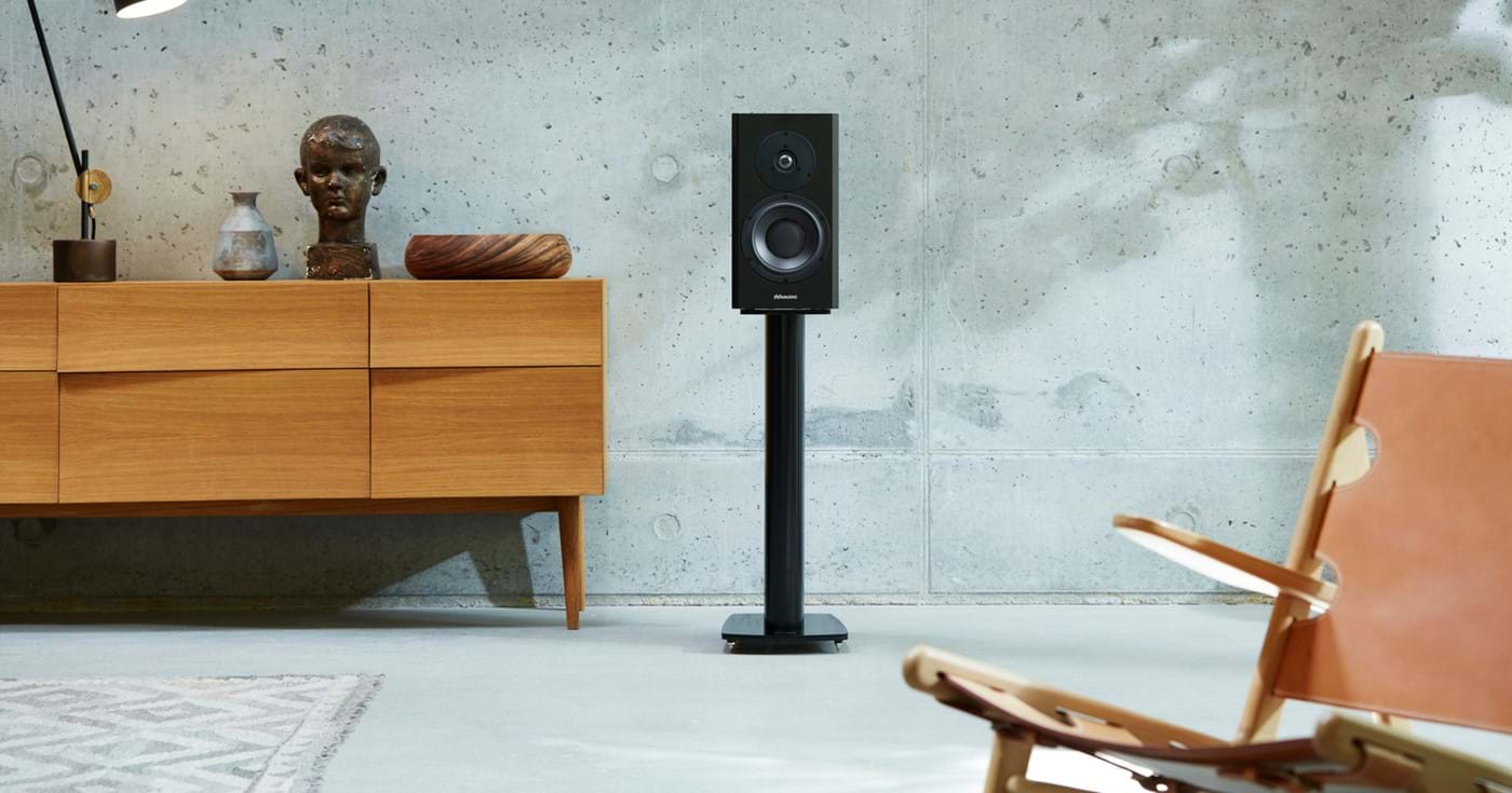 Bookshelf speaker hot sale shelf